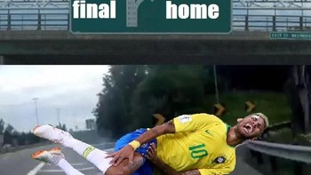 Aksi guling-guling Neymar buat negaranya tersingkir dan pulang kampung sebelum waktunya. Foto: Internet