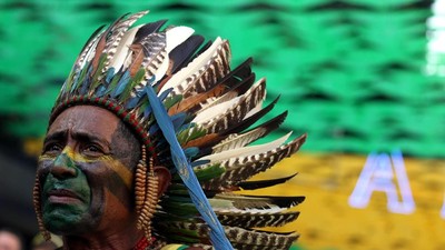 Wajah Sendu Suporter Brasil Iringi Kekalahan Tim Samba