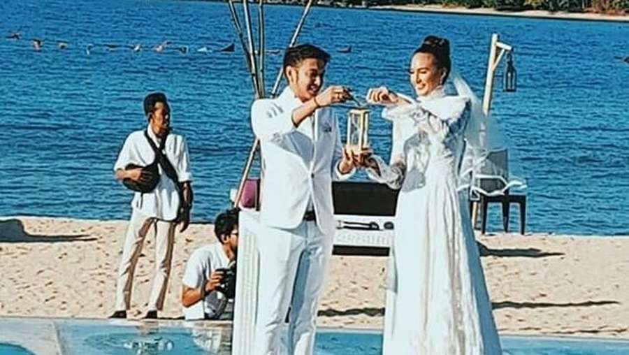 Jangan Baper! Romantisnya Pernikahan Nadine Chandrawinata 