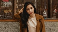 Sosok Ine mencuri perhatian karena kacantikannya. Foto: Instagram Ine Rosdiana