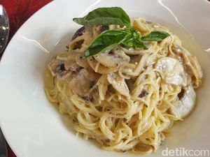 Menu Harian Ramadhan ke-17: Creamy Gurih, Pasta Berlumur Saus Jamur dan Pesto Enak