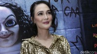 Penampilan Luna Maya kali ini sangat menawan. Foto: (Palevi/detikHOT)