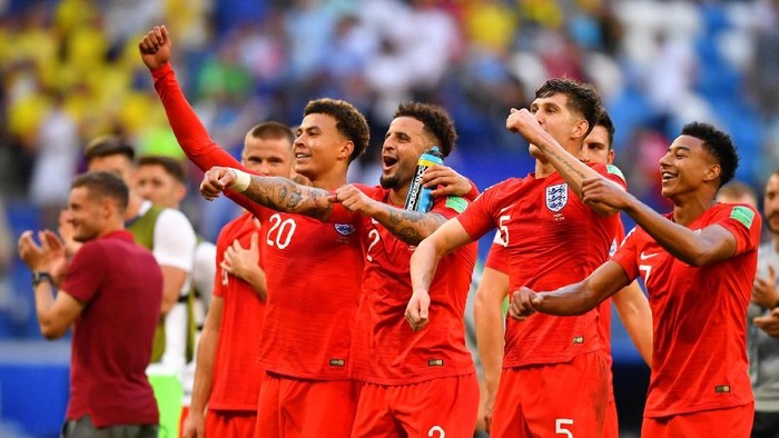 Siap begadang demi tonton pertandingan Harry Kane dan kawan-kawan. Foto: Reuters Siap begadang demi tonton pertandingan Harry Kane dan kawan-kawan. Foto: Reuters