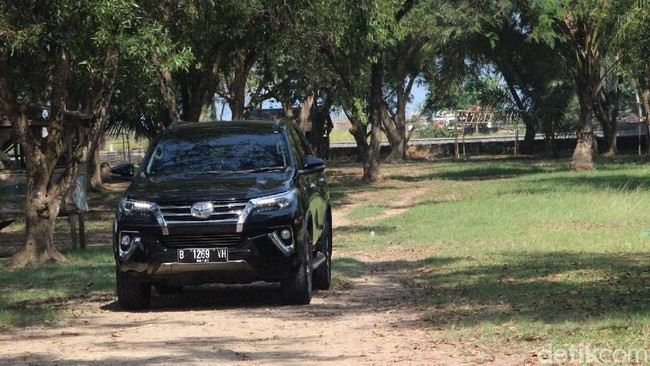 Menjajal SUV Tangguh 7 Penumpang, Toyota Fortuner