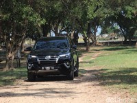 Menjajal SUV Tangguh 7 Penumpang, Toyota Fortuner
