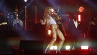 Sebagai awalan, Celine Dion membawakan ‘The Power of Love’. Foto: Pradita Utama/detikHOT