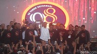 Presiden Joko Widodo sampaikan ucapan terima kasih kepada para aktivis 98 dalam acara Rembuk Nasional Aktivis 98 di JIExpo, Kemayoran, Jakarta Pusat, Sabtu (7/7/2018).