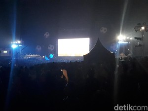 Jelang Rusia Vs Kroasia, Peserta Nobar Piala Dunia Tonton Konser