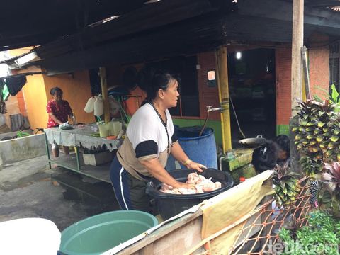 Uniknya Bakwan Cigok yang Dipesan Lewat Lubang Ventilasi
