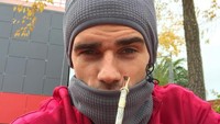 Antonie Griezmann ketika udara sedang dingin, ia lebih memilih untuk menyeruput secangkir teh mate hangat. Foto: Instagram @antogriezmann