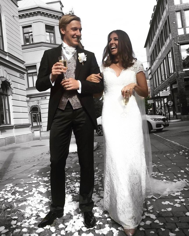 Kenalkan, ini Shanga Forsberg yang bukan lain adalah istri dari Emil Forsberg, gelandang jagoan Swedia di Piala Dunia 2018. Menariknya, seperti sang suami, Shanga ternyata berprofesi sebagai pesepakbola profesional. Foto: Dok. Instagram/Shanga Forsberg