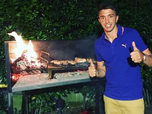Fernando Muslera, Kiper Timnas Uruguay yang Suka Ngemil dan Pesta BBQ
