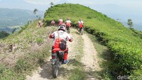 Touring nasional itu dibuka di Semarang, yang menjadi kota tuan rumah MXGP seri-13 kali ini. Foto: Astra Honda Motor