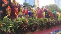 Jakarnaval ini dilaksanakan untuk memperingati ulang tahun Jakarta yang ke 491, tema kita adalah Jakarta yang adil dan bahagia. Sekaligus kita selenggarakan untuk menyambut Asian Games mulai tanggal 18 Agustus 2018 ini, terang Anies.