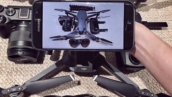 Alodia gemar dengan beragam gadget. Ini beberapa koleksinya. Foto: Instagram