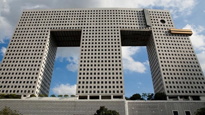 Begitu banyak gedung unik di dunia. Tak hanya Gedung Gajah, inilah beberapa gedung unik lainnya.