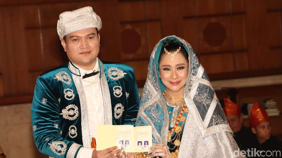 Sah! Chikita Meidy-Indra Adhitya Resmi Jadi Suami-Istri