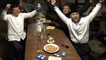 Makan Wedang Ronde dan Goreng Bala-bala, Serunya Kulineran ala Hengky Kurniawan
