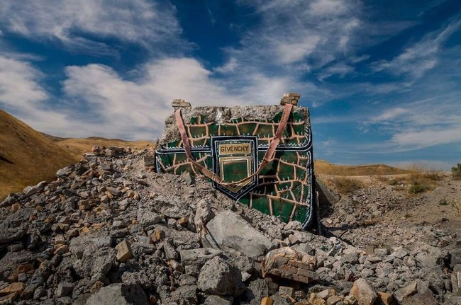 Tujuannya bukan hanya sekadar membuat karya seni, namun memberi pesan mengenai budaya konsumtif. Foto: Dok. Thrashbird