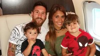 Lionel Messi memiliki pesawat jet Embraer Legacy 650. Messi diketahui memilih jet ini lantaran kenyamanannya. Istimewa/Instagram.