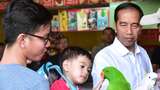 Liburan ke TMII, Jokowi Kenalkan Jenis Burung ke Jan Ethes Liburan ke TMII, Jokowi Kenalkan Jenis Burung ke Jan Ethes
