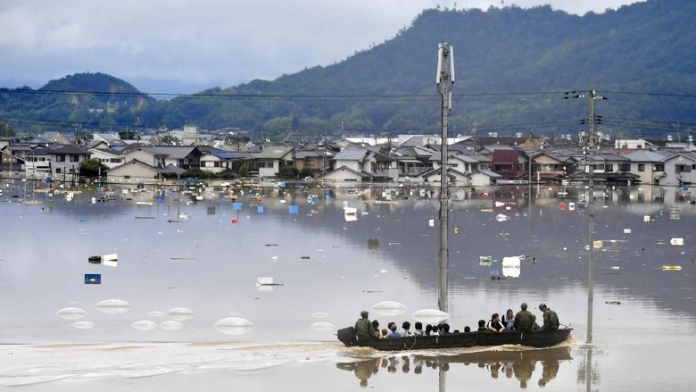 Nyaris 200 Orang Tewas Akibat Banjir di Jepang, Puluhan Hilang Nyaris 200 Orang Tewas Akibat Banjir di Jepang, Puluhan Hilang