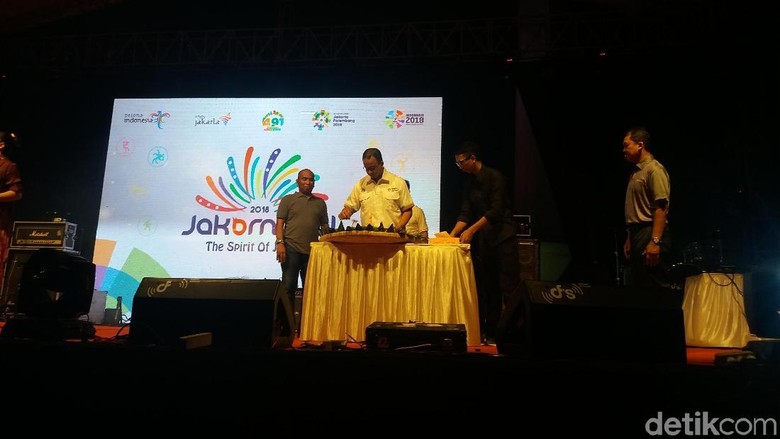 Anies Minta Warga Tak Rusak Taman di Jakarnaval Monas Anies Minta Warga Tak Rusak Taman di Jakarnaval Monas