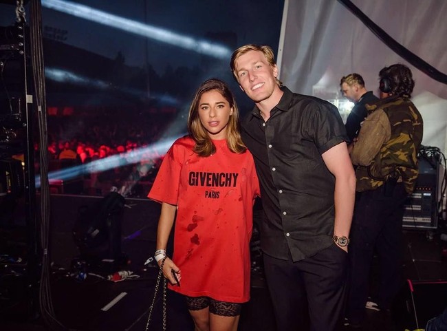 Saat ini, Emil dan Shanga tengah menantikan anak pertama mereka. Namun, berbadan dua bukan penghalang bagi Shanga untuk tetap tampil modis. Foto: Dok. Instagram/Shanga Forsberg