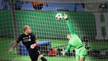 Ataupun menolong Loris Karius yang hampir kebobolan. Foto: istimewa