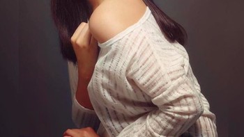 Parasnya yang cantik menawan membuatnya masuk dalam daftar wanita terseksi di berbagai media ternama. Alodia berhasil masuk di FHM 100 sexiest woman di Filipina, menempati rangking ke 76 di tahun 2010 serta ranking 20 di tahun 2012. Foto: Instagram