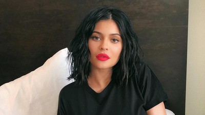 Dari Kosmetik, Kylie Jenner Jadi Miliarder Termuda