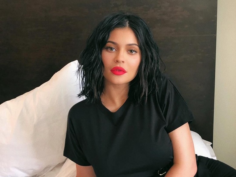 Jelang Ultah ke-21, Kylie Jenner Unggah Foto Sensual di Bathtub Jelang Ultah ke-21, Kylie Jenner Unggah Foto Sensual di Bathtub