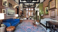 Dulunya bangunan ini merupakan bangunan tua dengan kesan Gothic di abad ke-19. Namun setelah renovasi, bangunan ini berubah menjadi salah satu hotel paling keren di New York. Istimewa/Fodors.com