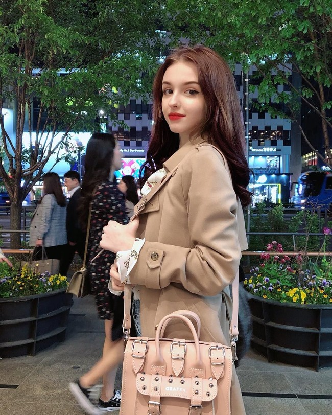 Tak hanya itu, Karimova juga populer di Instagram. Ia memiliki 297 ribu lebih pengikut di akun Instagramnya.Foto: Instagram @elina_4_22