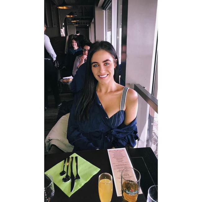 Fern dan Herry sudah berpacaran selama enam tahun. Di media sosial, Fern sering membagi momennya berpose seksi hingga liburan romantis. Foto: Instagram @ _fernhawkins