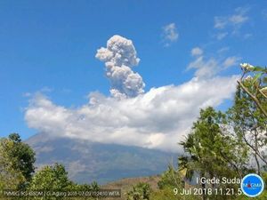 Gunung Agung Kembali Erupsi, Bandara Ngurah Rai Beroperasi Normal