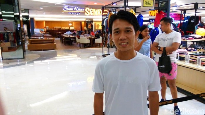 Hendra Siswanto saat ditemui di salah satu mall daerah Senayan, Jakarta Pusat. Foto: Tio/detikHealth Hendra Siswanto saat ditemui di salah satu mall daerah Senayan, Jakarta Pusat. Foto: Tio/detikHealth