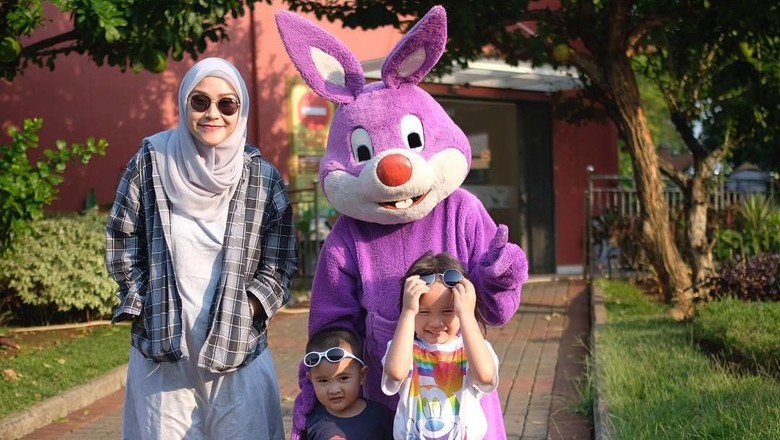 Hadiah Sederhana dari si Kecil yang Bikin Zaskia Mecca Haru/Foto: Instagram/Zaskia Adya Mecca Hadiah Sederhana dari si Kecil yang Bikin Zaskia Mecca Haru/Foto: Instagram/Zaskia Adya Mecca