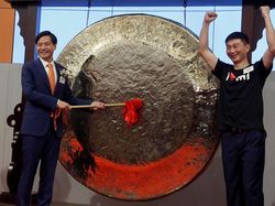 Senyum Kecut Pendiri Xiaomi, Lepas Saham Langsung Anjlok