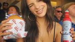 Yuk! Kenalan Sama Model Seksi yang Doyan Makan, Emily Ratajkowski