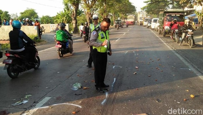 Senggolan Antar Motor di Pati, 1 Orang Tewas dan 2 Luka Parah