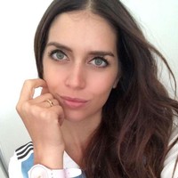 Ini adalah Zaira Naira suporter cantik Piala Dunia 2018 yang mendukung tim Lionel Messi, Argentina. Penampilan dirinya jadi viral sejak Zaira tertangkap kamera saat mendukung Argentina melawan Islandia. Zaira juga populer di Instagram dengan 2,2 juta lebih pengikut. Foto: Instagram