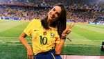 Sedih! Dukungan Maksimal Alessandra Ambrosio untuk Brasil