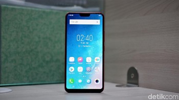 Ponsel ini mengusung layar 6,3 inci dengan 90% screen-to-body ratio. Foto: Adi Fida Rahman/detikINET