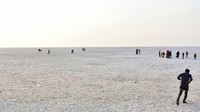 Namanya Great Rann of Kutch. Letaknya ada di tepi barat India, di Distrik Kutch di negara bagian Gujarat (CNN Travel)
