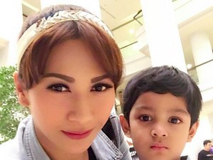 Putra Bungsu Tata Janeeta yang Dibilang Mirip Al Ghazali, Setuju?
