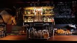 Bukan Hanya Ada Cocktail, Bar ini Juga Punya Koleksi Barang Antik
