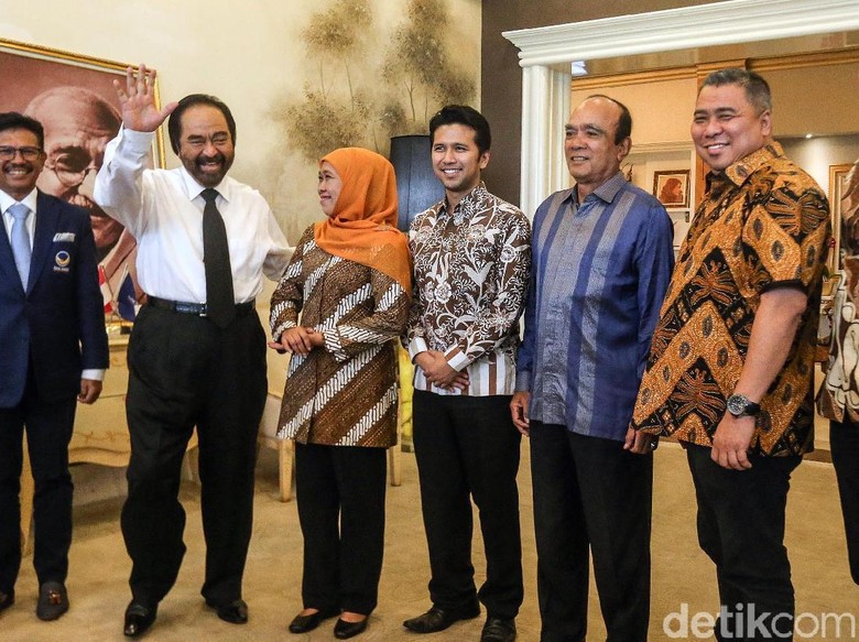Surya Paloh Minta Khofifah Bantu Menangkan Jokowi di Pilpres Surya Paloh Minta Khofifah Bantu Menangkan Jokowi di Pilpres