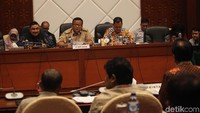 Raker tersebut dipimpina oleh  Ketua Komisi IV DPR RI Eddhy Prabowo dan didampingi Wakil Ketua Komisi IV DPR RI Michael Wattimena serta Roem Kono.