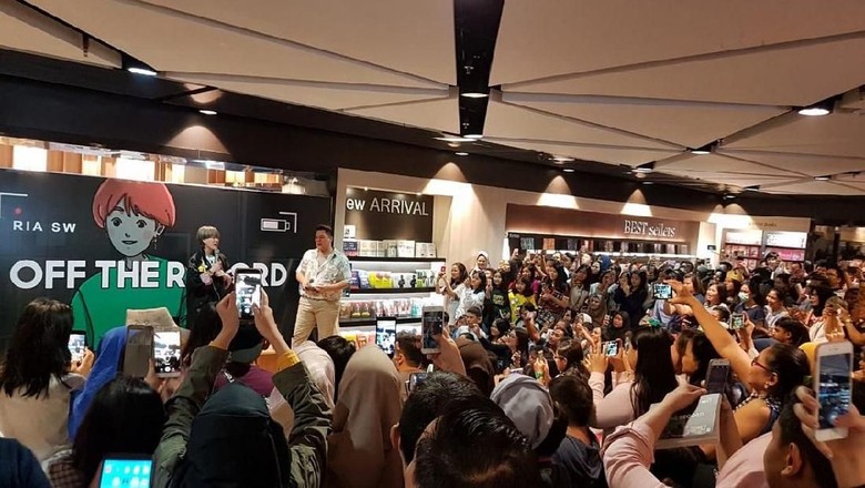 Ria SW Bakal Jumpa Pembaca di Bandung Akhir Pekan Ini Ria SW Bakal Jumpa Pembaca di Bandung Akhir Pekan Ini